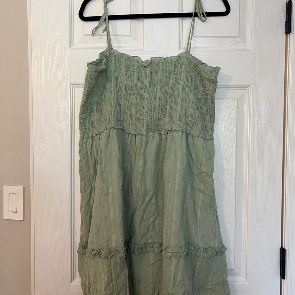 Pink Lily Textured Green Top